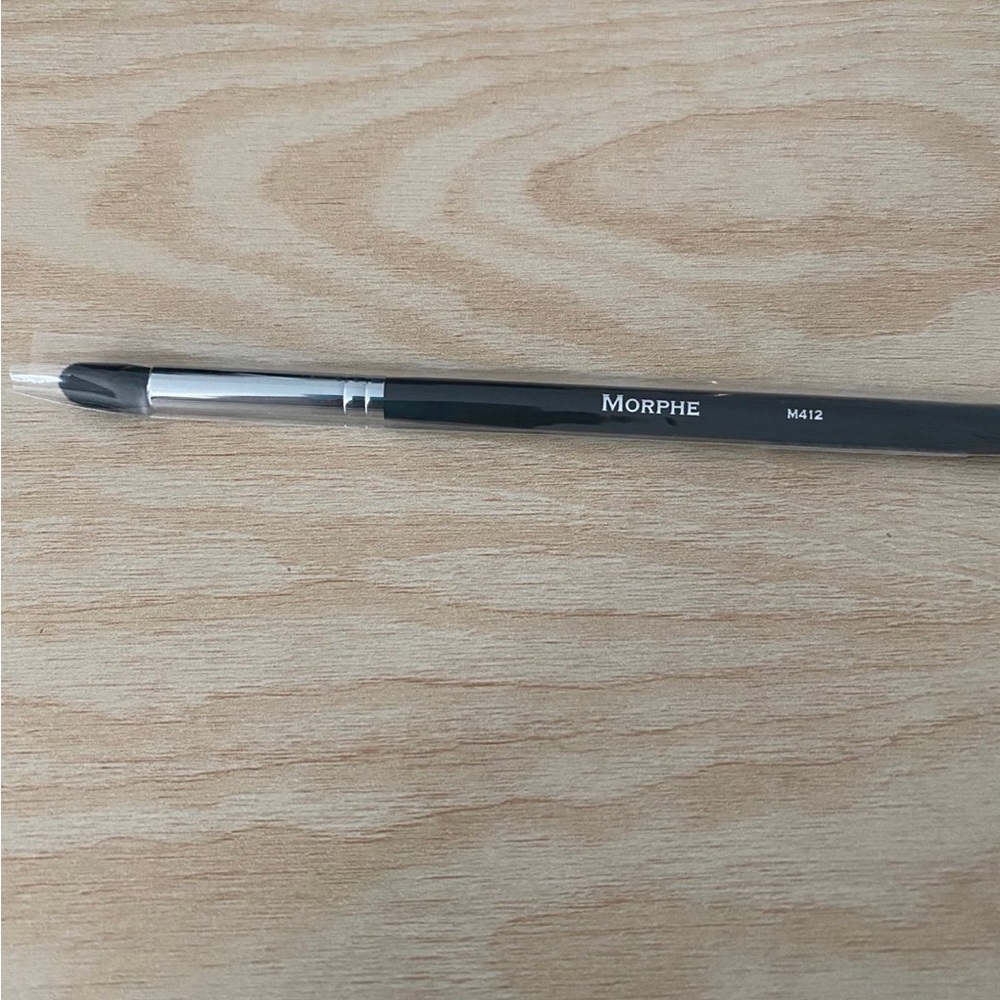 Morphe cosmetics M412 brush